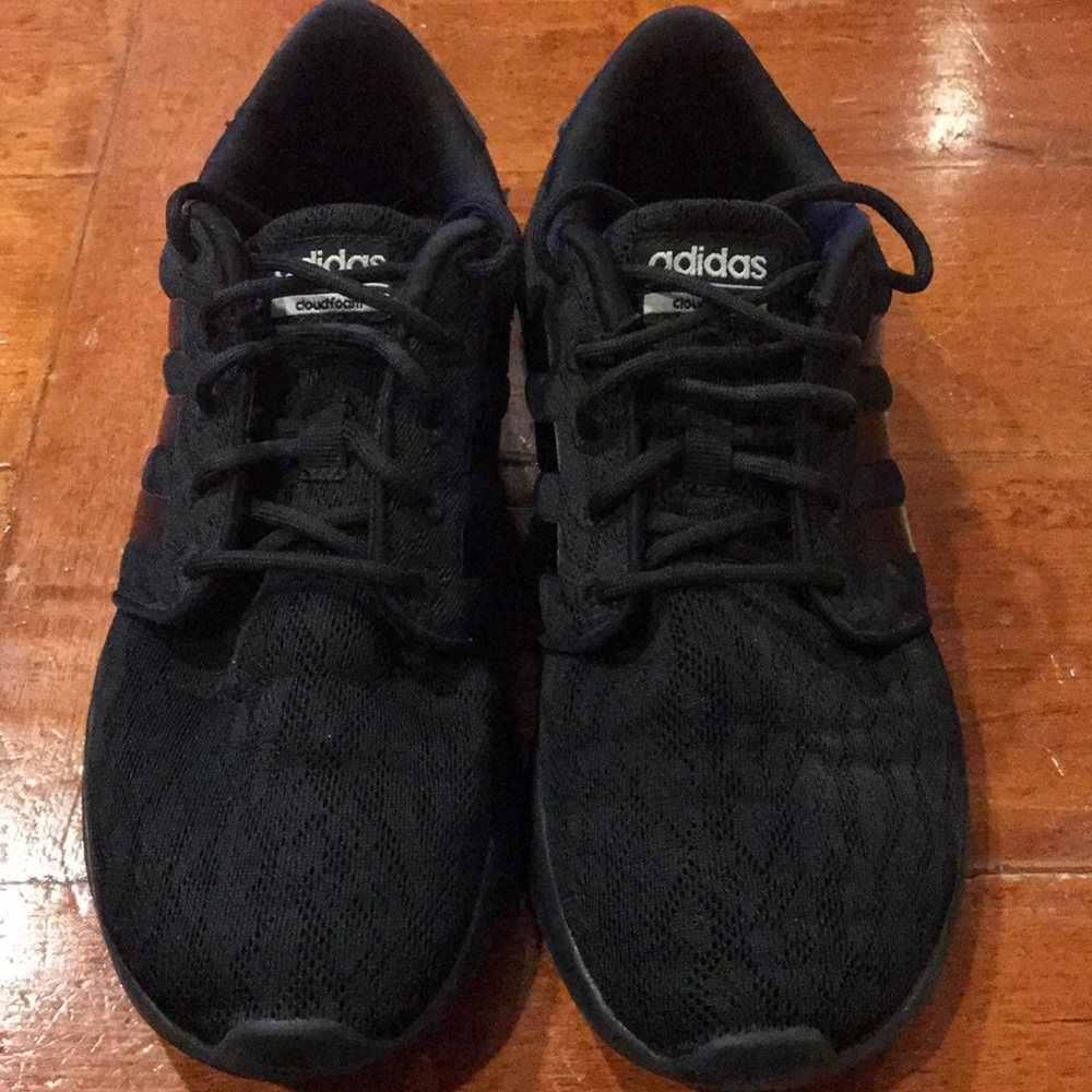 Addidas Cloud Foam shoes Size 8